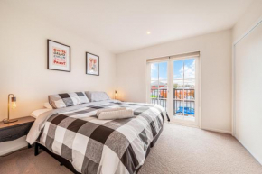 Retro Retreat in Christchurch, Christchurch